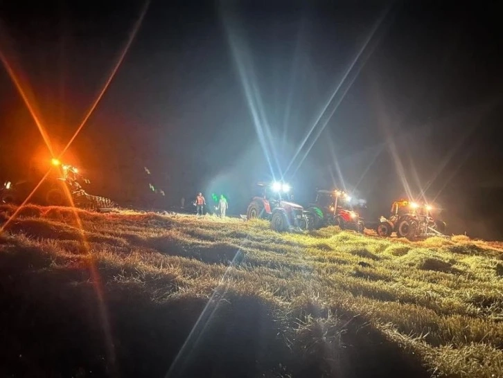 Adıyaman'da 30 dönümlük arpa ekili tarla küle döndü