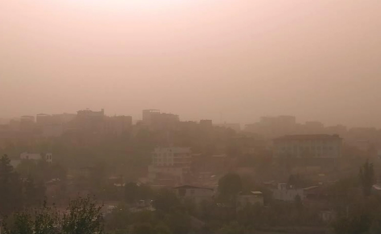 Diyarbakır yoğun toz taşınımı altında