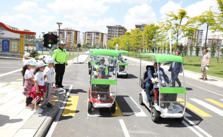 Şehitkamil’de Trafik haftası  şenlikle kutlandı