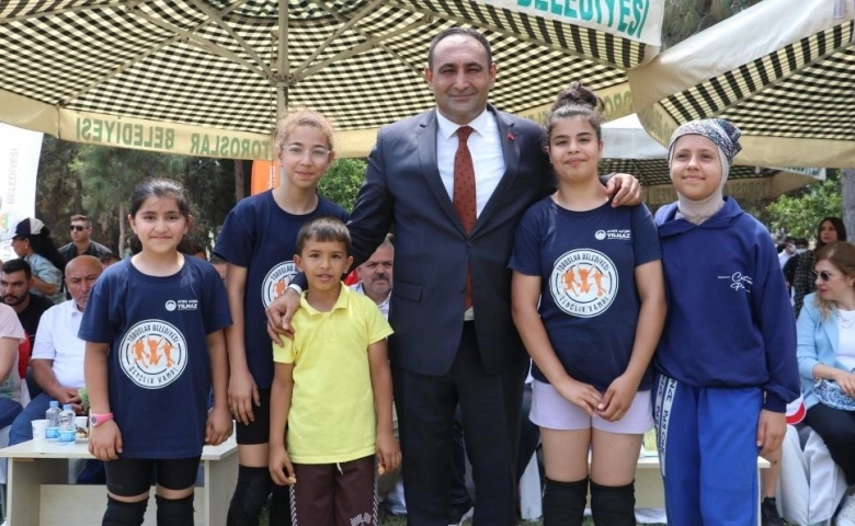 Mersin Toroslar Belediyesinden Gençlik ve Spor Şenliği