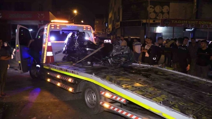 Polis motosikleti ile otomobili çarpıştı: 2 polis yaralandı