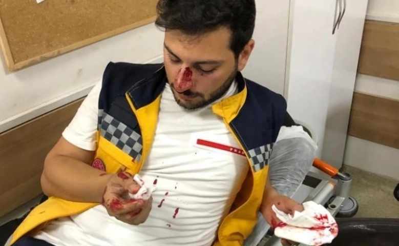 Şanlıurfa'da  ambulans şoförüne tekme ve yumruklu saldırı