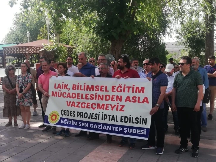 Eğitim Sen: Laikliği ve laik eğitimi hedef alan politika ve uygulamalara derhal son verilmelidir!