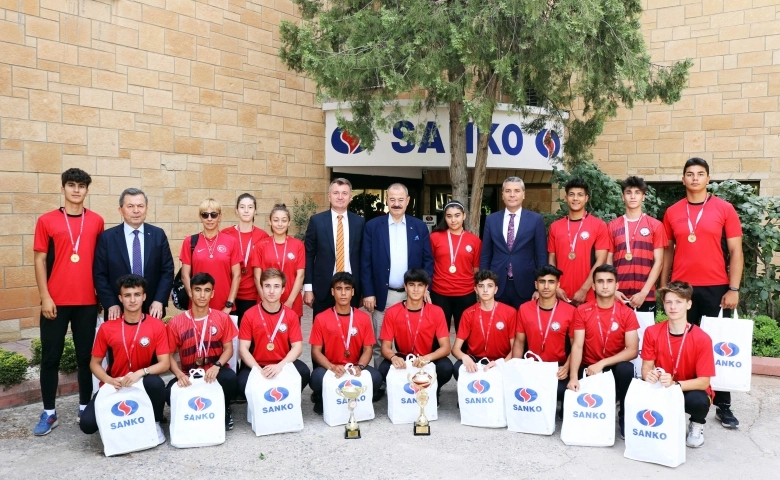 Adil Sani Konukoğlu Spor Lisesi öğrencilerinin başarısı