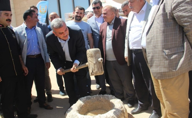 Şanlıurfa Göbeklitepe’de davullu zurnalı buğday şenliği