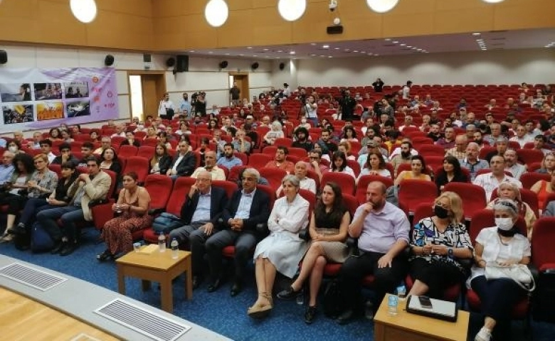 Siyasi partilerden Hafıza, Hakikat, Hesaplaşma konferansı