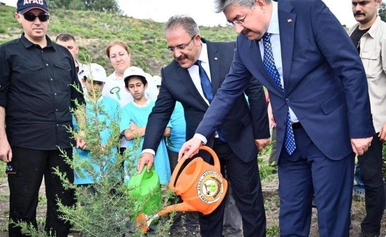 Osmaniye’de 150 fidan toprakla buluşturuldu