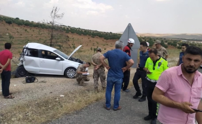 Şanlıurfa'da Kum yüklü tır otomobille çarpıştı: 6 yaralı