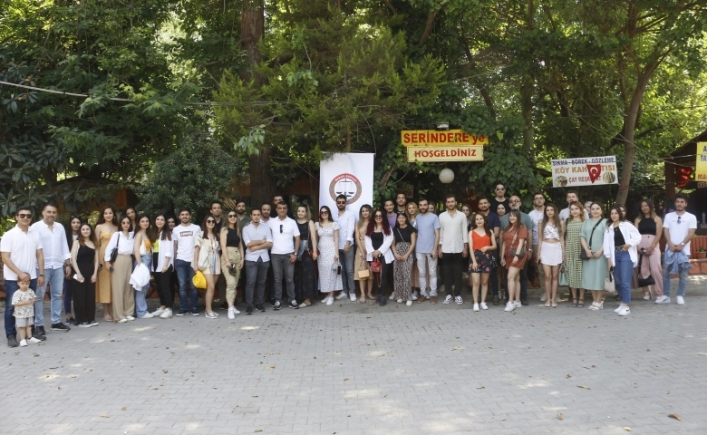 Mersin Barosu yönetimi ve stajyer avukatları kahvaltıda buluştu