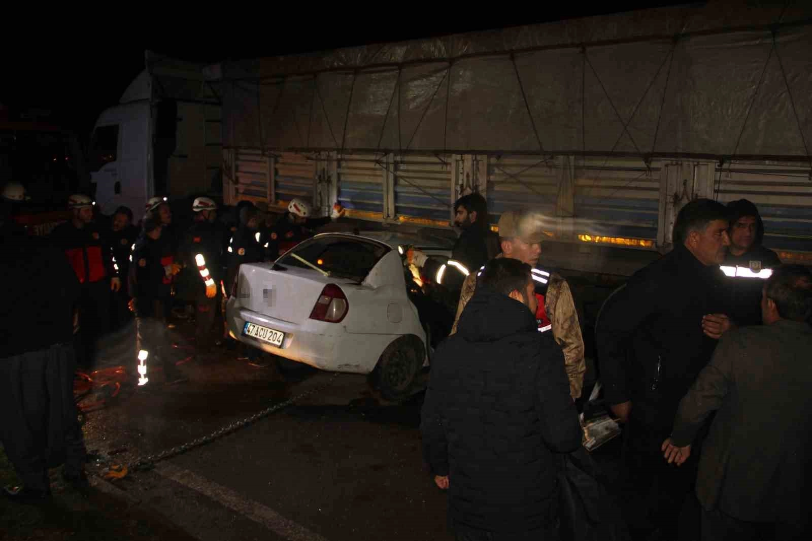 Mardin, Şanlıurfa arası kara yolunda feci kaza 3 ölü, 2 yaralı