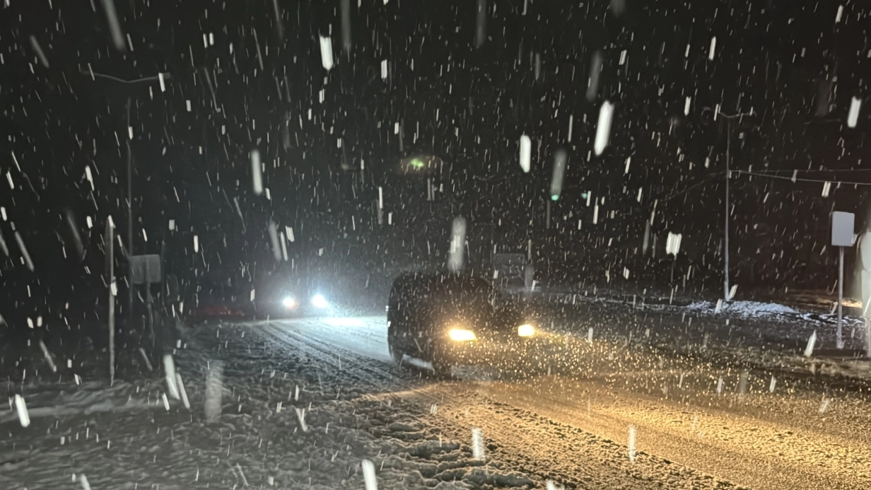 Kar kalınlığı Bolu’da 30 santimetreyi geçti, ulaşım olumsuz etkileniyor