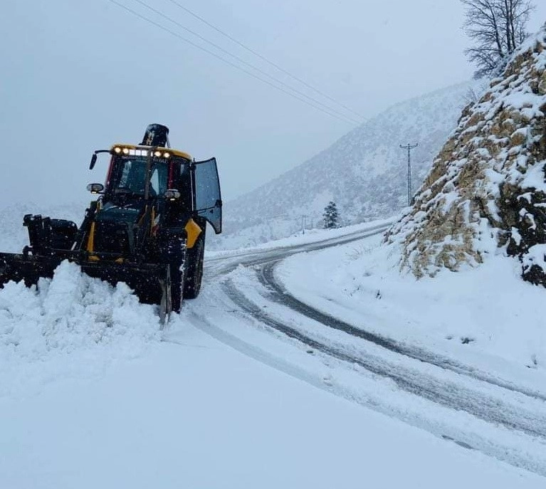 Adıyaman Gölbaşı’nda kapalı köy yolları açıldı