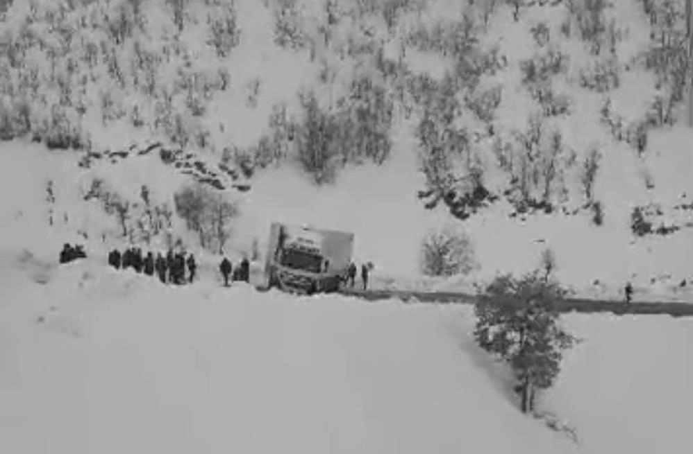 Şırnak-Hakkari yolu ulaşıma kapandı