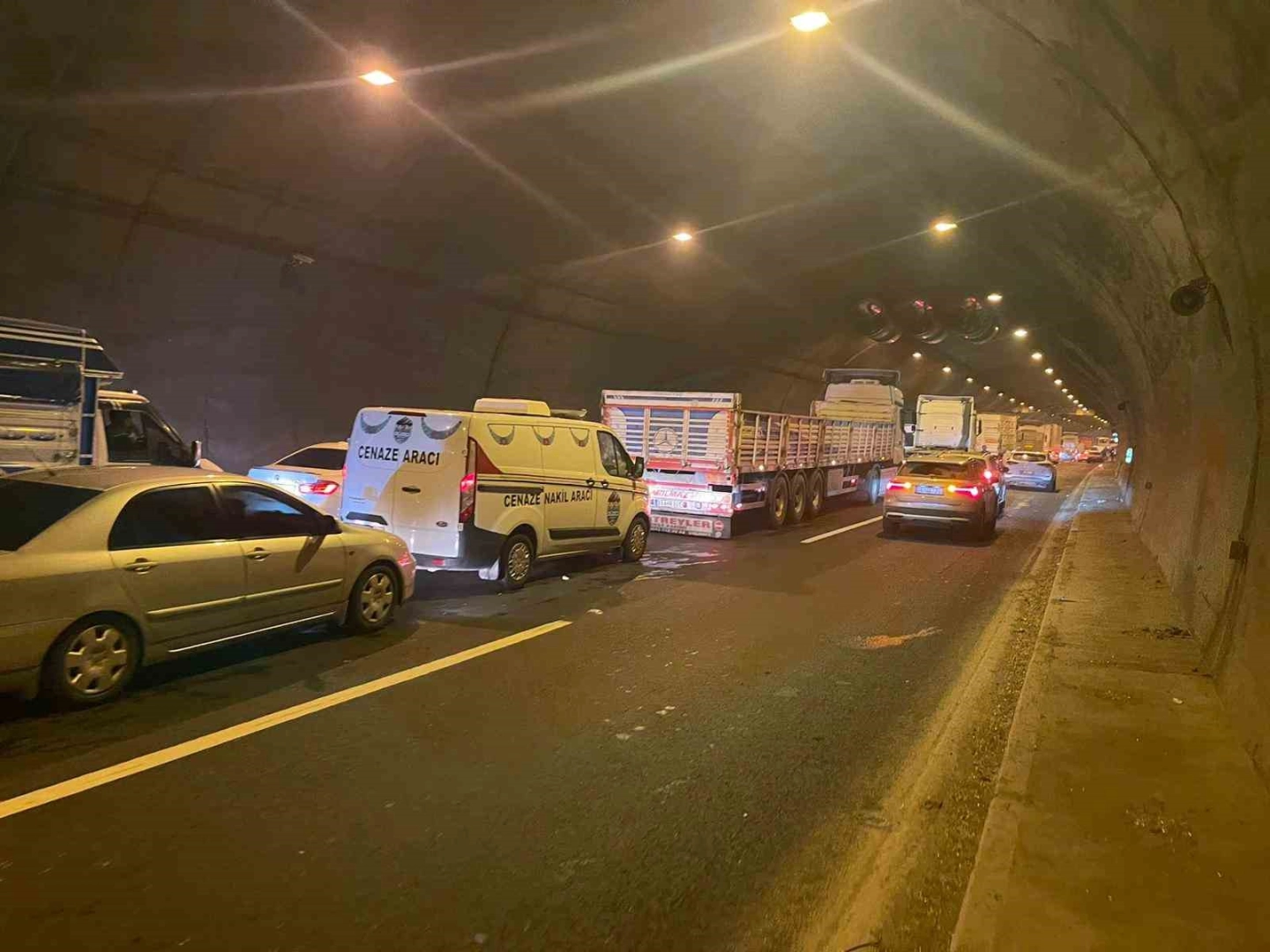 Osmaniye’de tünelde zincirleme trafik kazası: 1 ölü !