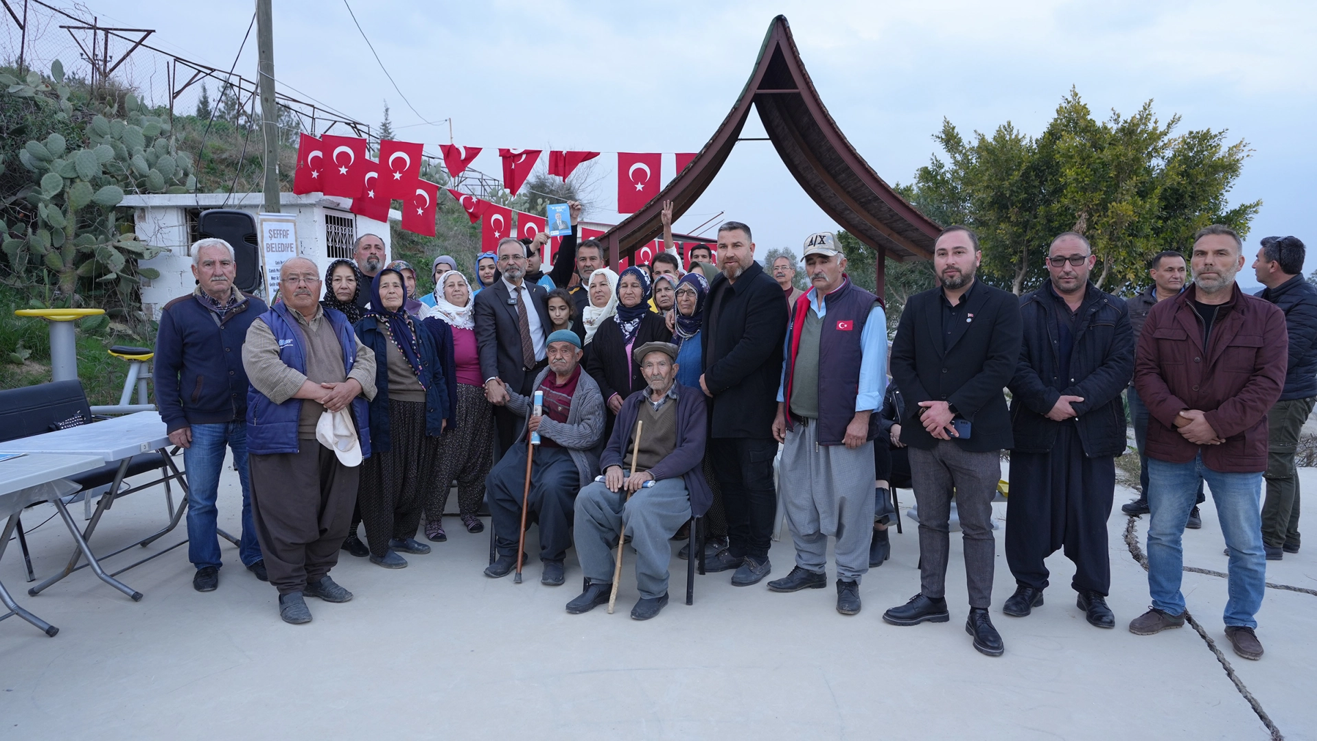 Tarsus’ta Başkan Bozdoğan’a halktan büyük destek