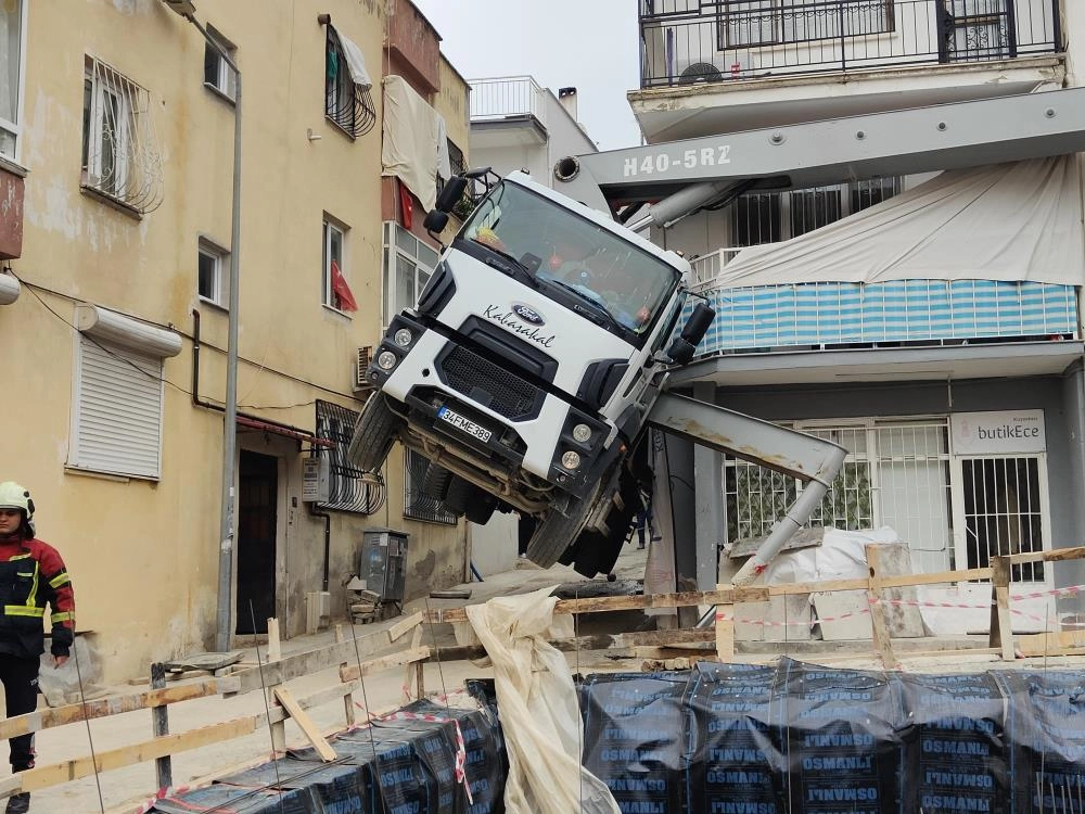 Beton dökme aracı şaha kalktı