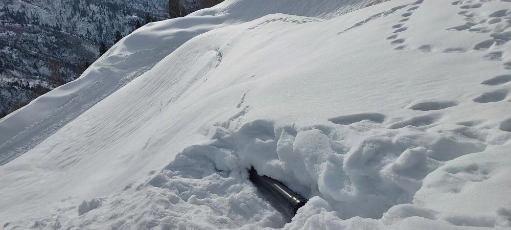 Artvin’de çığ altında kalan iş makinesi 10 gün sonra çıkartıldı