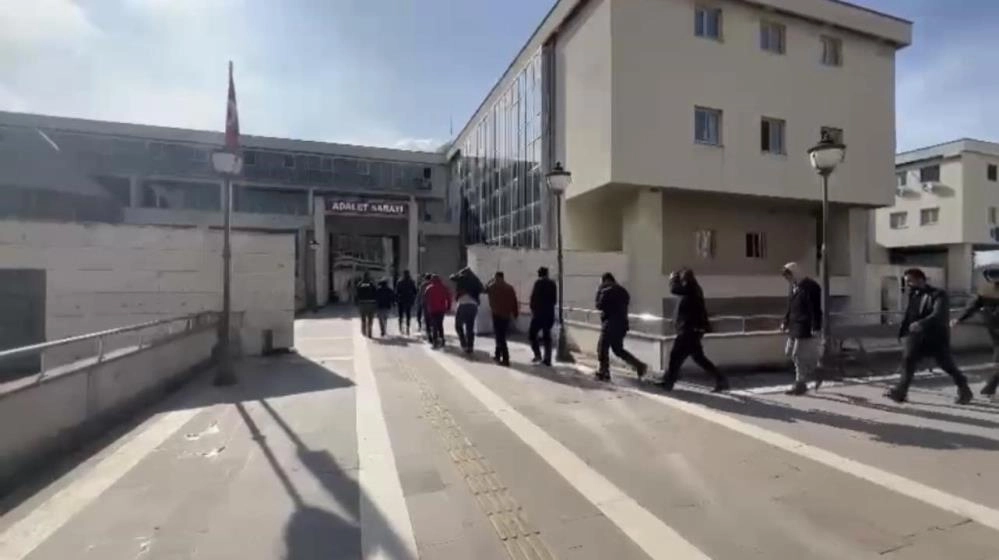 Osmaniye'de sahte kimlikle SRC sınavına giren 16 kişi yakalandı