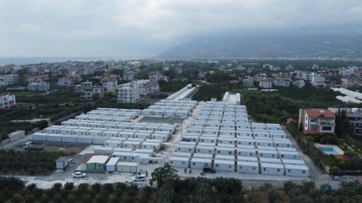 Hatay'ın Samandağ ilçesinde kurulan konteyner kentte yaşam başladı