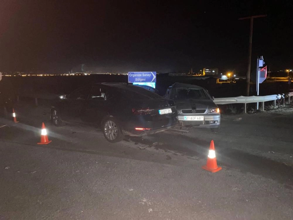 Diyarbakır'da iki otomobil çarpıştı: 1 ölü, 3 yaralı