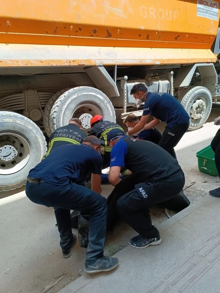 Hatay da hafriyat kamyonunun çarptığı şahıs öldü