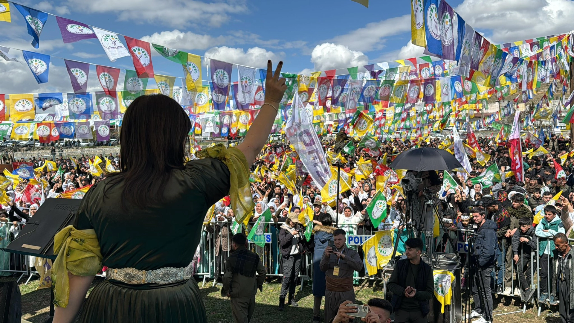 Newroz startı verildi, kutlamalar sürüyor