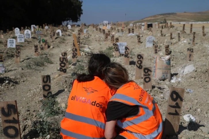 Hatay'ın Deprem mezarlığı İspanyolların yüreklerini burktu