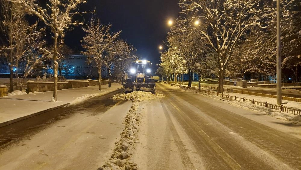 Erzurum’da 164 köyü kapalı, termometreler -13’ü gösterdi