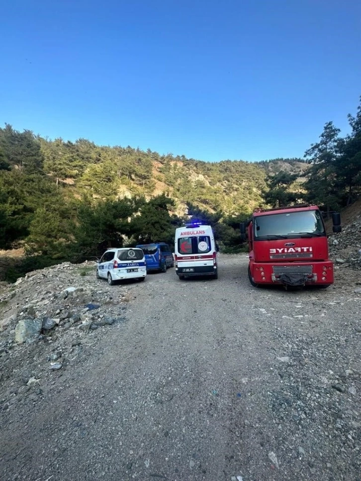 Gölete giren çocuk boğularak can verdi