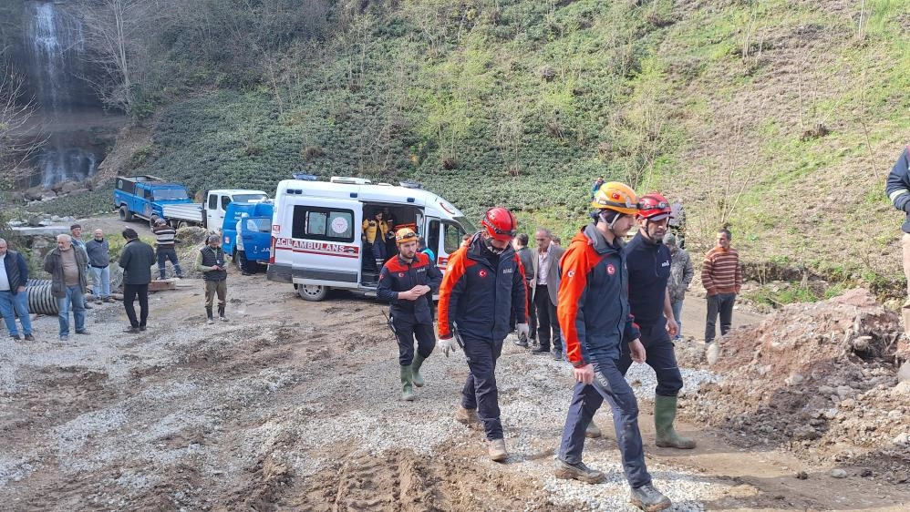 Trabzon’da içme suyu isale hattı çalışması sırasında meydana gelen göçükte :3 işçi  hayatını kayıp etti