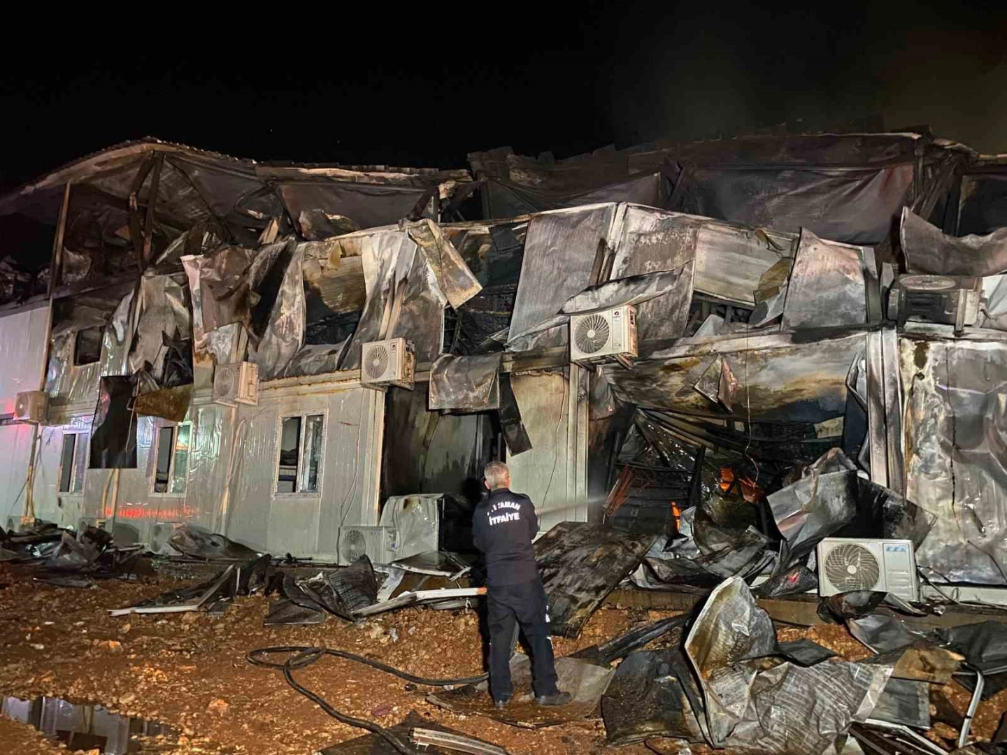 Adıyaman’daki korkutan yatakhane yangını söndürüldü