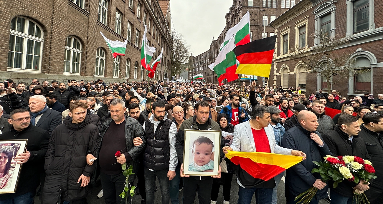 Almanya’da yüzlerce kişi Solingen’de hayatını kaybeden aile için yürüdü