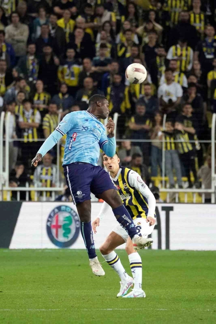 Süper Lig: Fenerbahçe: 4 - Adana Demirspor: 2