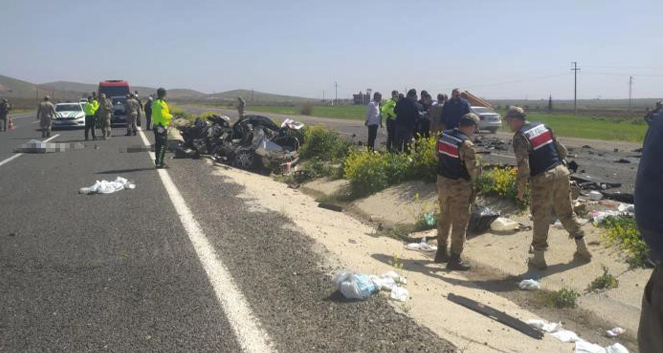 Şanlıurfa'da feci kaza: 1'i polis 4 ölü