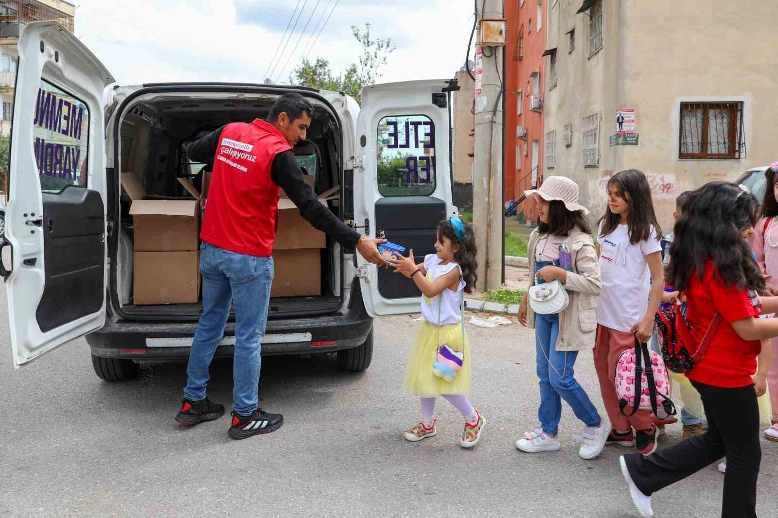 Mersin Büyükşehir Belediyesinden çocuklara bayram hediyesi