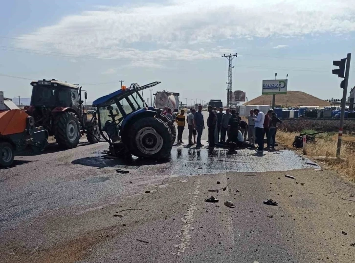 Mardin de tırın çarptığı traktör ikiye bölündü