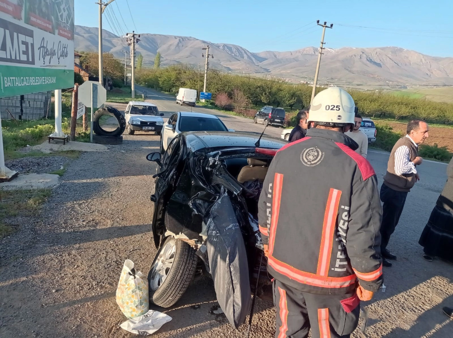 Yolcu otobüsü devrildi: Çok sayıda yaralı var