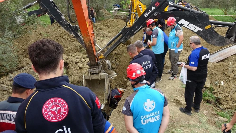 Çanakkale’deki toprak kaymasında göçük altında kalan 2 kişi hayatını kaybetti