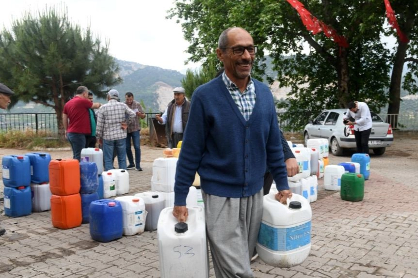 Yenişehir Belediyesinin organik solucan gübresi  dağıtımı başladı