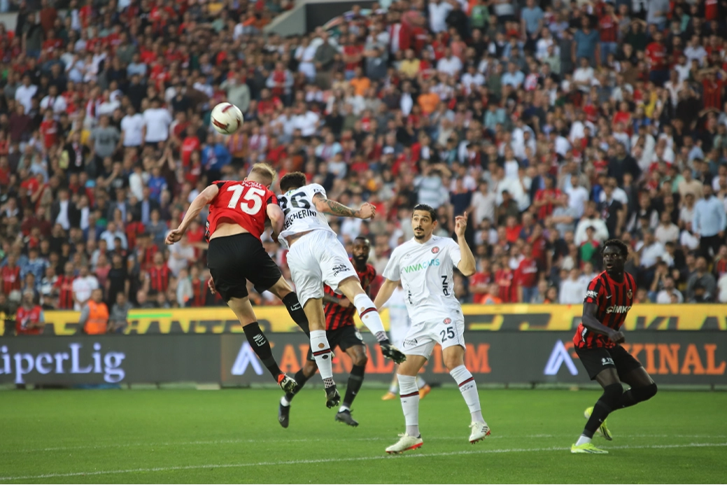 Süper Lig’de Fatih Karagümrük küme düştü