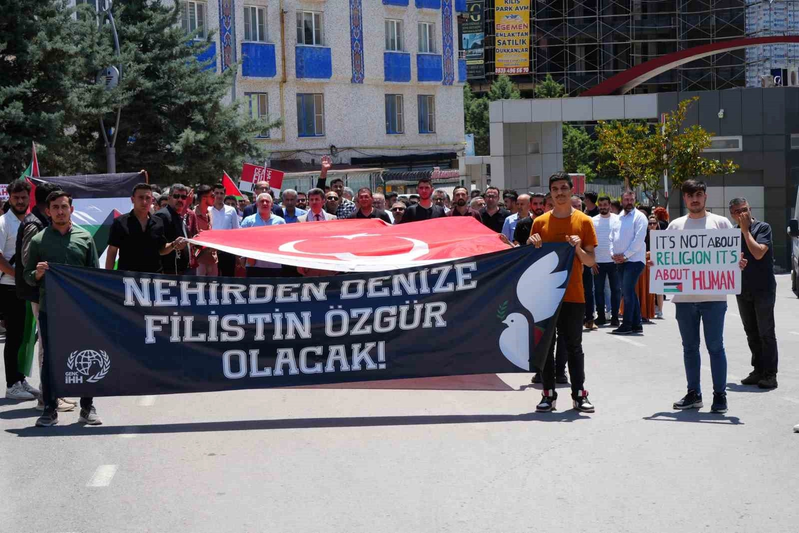 İsrail katliamını protesto eden Kilis Üniversitesi, Filistin’e destek için yürüdü