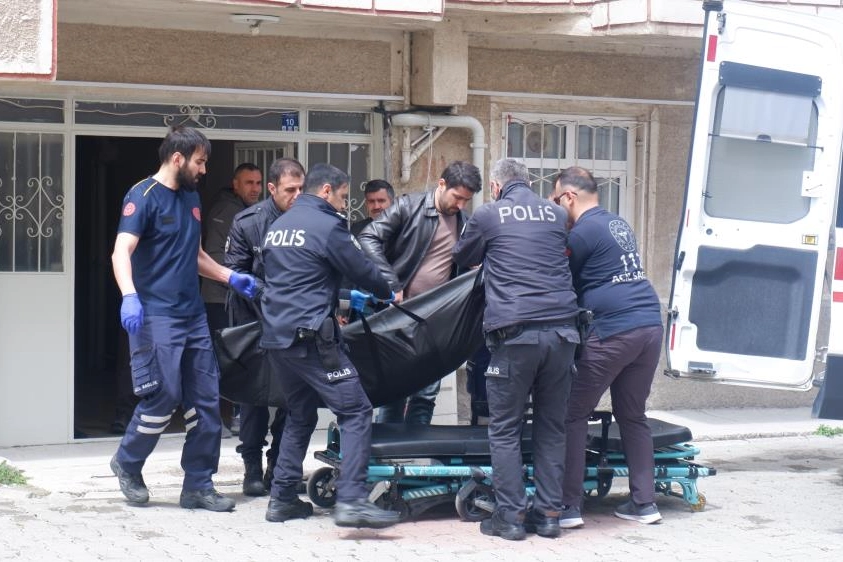 Erzurum’da kadın cinayeti, evinde eşini tabanca ile vurarak öldürdü