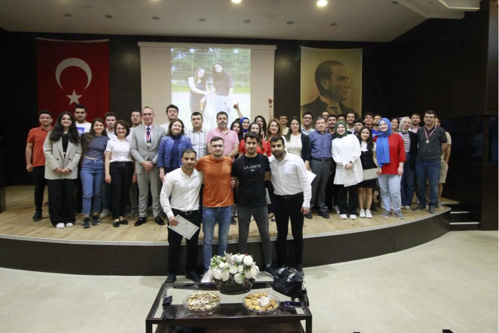 Gaziantep Üniversitesi Hastanesi’nde “14 Mart Tıp Bayramı Turnuvaları Ödül Töreni” düzenlendi