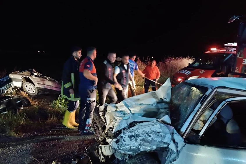 Kadirli ilçesinde iki otomobil çarpıştı: 2 ölü, 2 yaralı