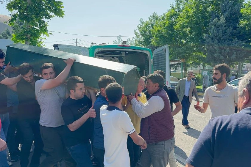 Katliam gibi kazada ölen 8 kişinin cenazesi Diyarbakır’a getirildi