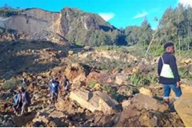Papua Yeni Gine'deki heyelanda 2 bin kişi toprak altında kaldı