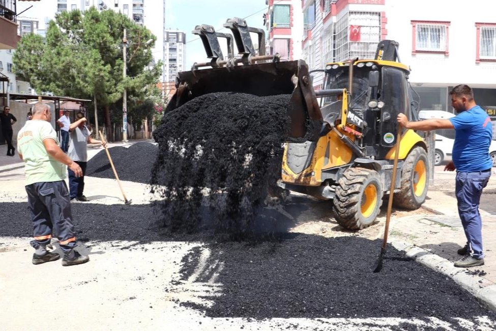 Toroslar Belediyesinden asfalt atağı