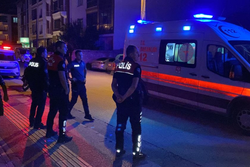 Aksaray’da komşuların taşlı sopalı park kavgası : 7 yaralı