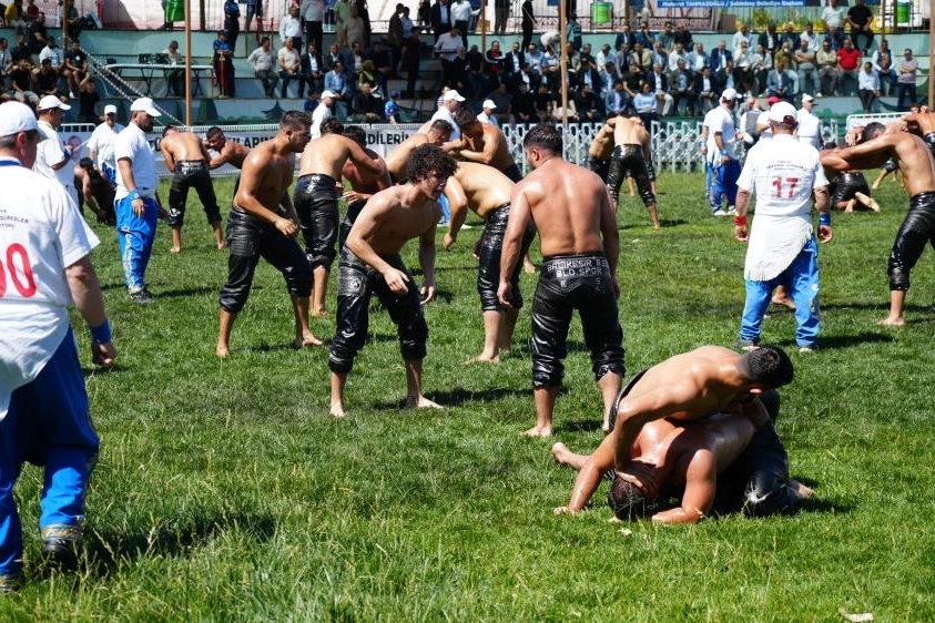 Şahinbey Belediyesi öncülüğünde Türkiye Yağlı Güreş Ligi 2. Etabı, Gaziantep'te  başladı