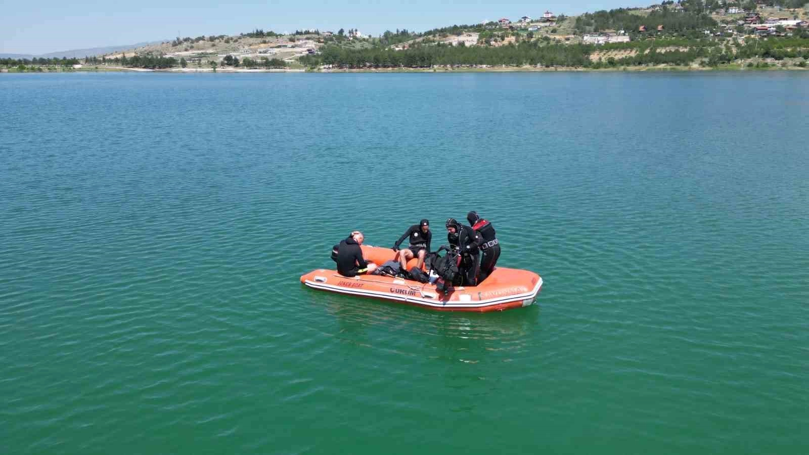 Balık adamlar temiz çevre için dalış yaptılar